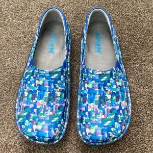Women’s Alegria Nursing Clogs